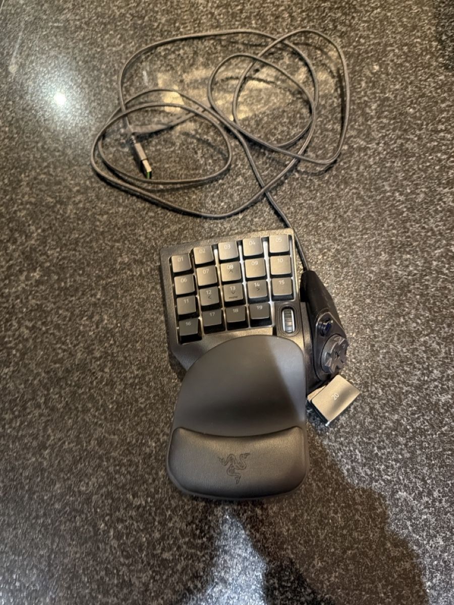Razer Tastiere: Razer Tartarus v2 Gaming Keypad - Excellent Condition! – Nuovo (secondo la descrizione) da Altstätten SG venduto da ProPCH 1