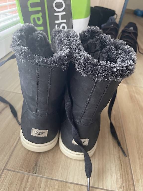 Scarpe da donna: Ugg 37,5 – Usato da Balerna venduto da lis_qx6r 1