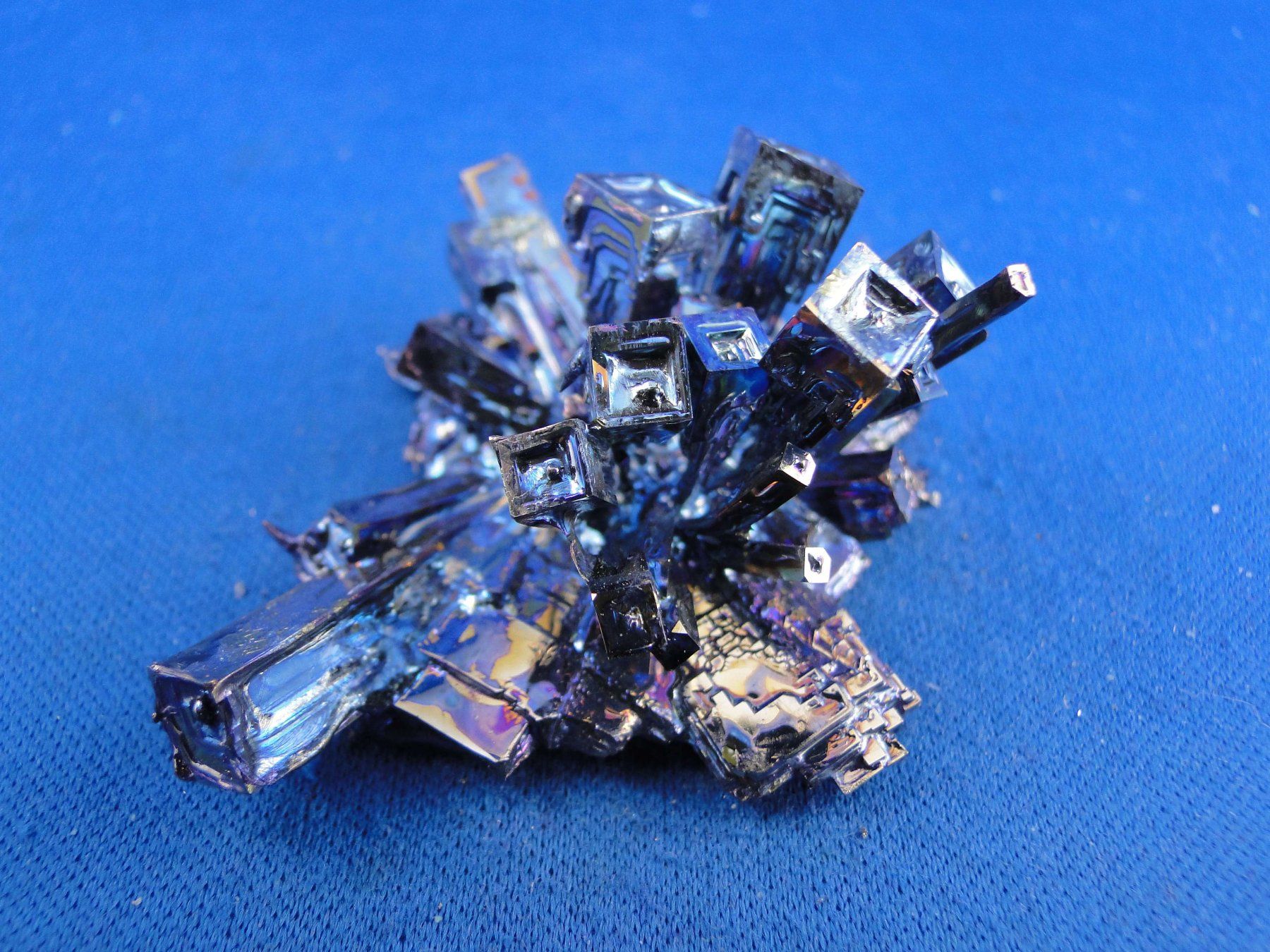 Minerali & Pietre curative: Bismuth – Usato da Schinznach Bad venduto da Demerald 2