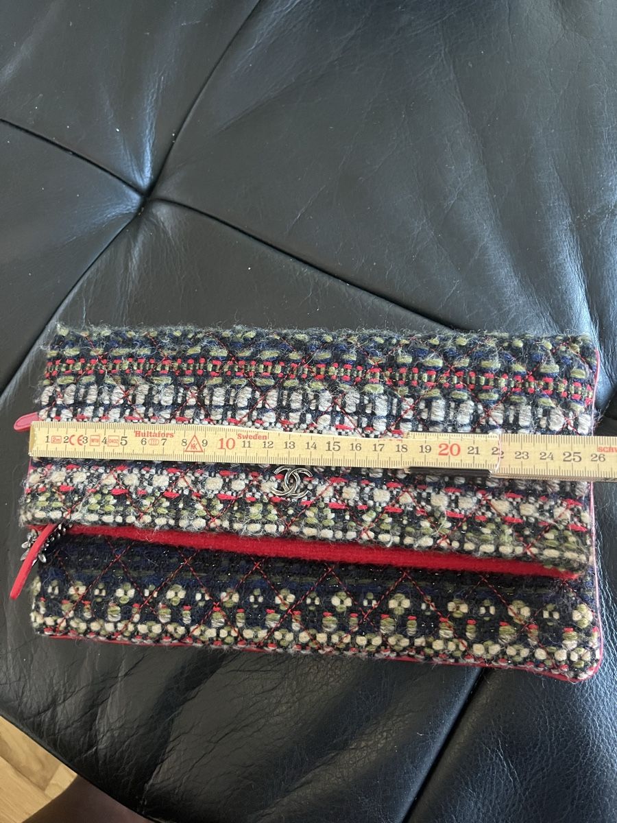 Chanel Sacs femmes: Pochette Chanel en tweed – Neuf (Voir description) à Ebikon par loy_wjg6