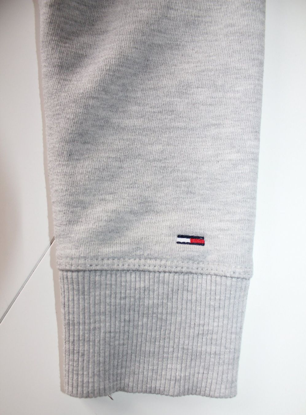 Tommy Hilfiger Maglioni & Felpe: Tommy Jeans Sweat à capuche gris    t.S – Usato da Peseux venduto da Gilloss 5