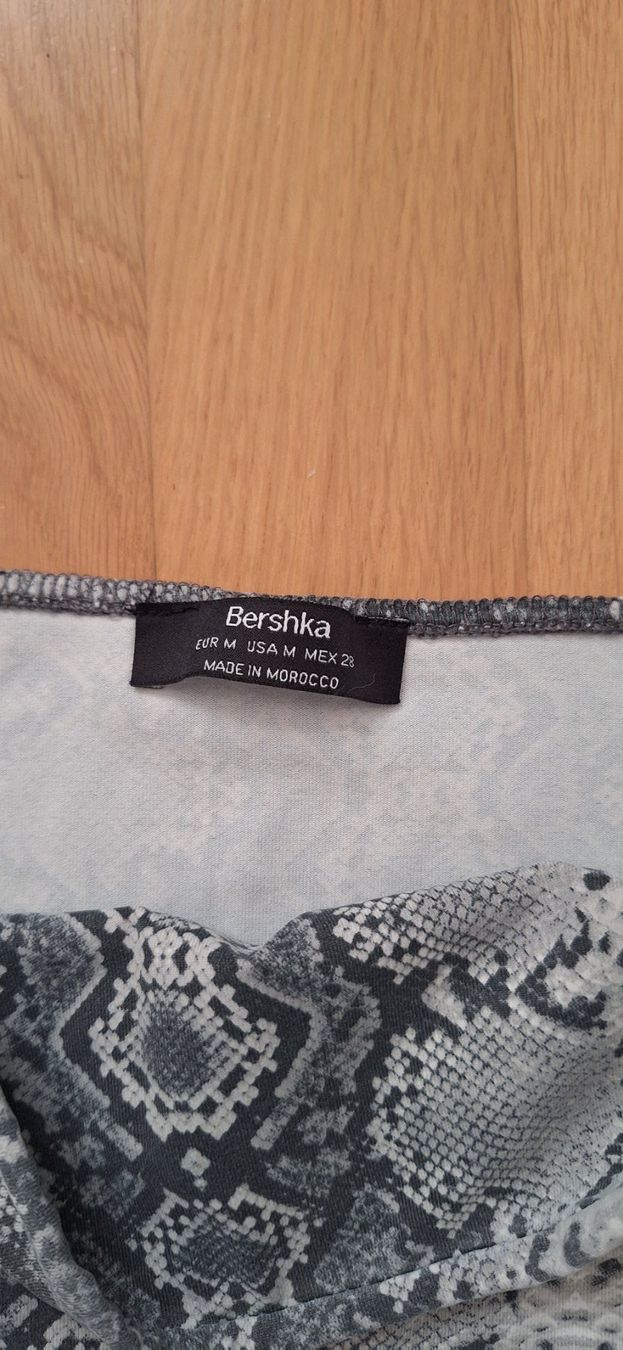 Bershka Tops: Bershka, bustier python gris – Neuf (Voir description) à Lussery-Villars par pousinete02 1