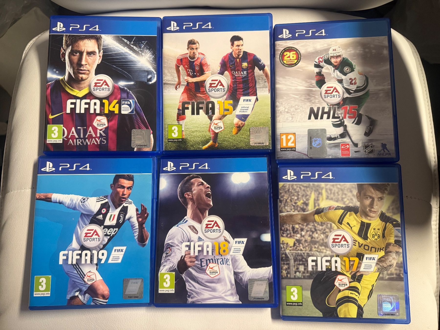Sony Console: 2 PS 4 Konsolen plus Zubehör – Usato da Dietlikon venduto da NESFEVER 2