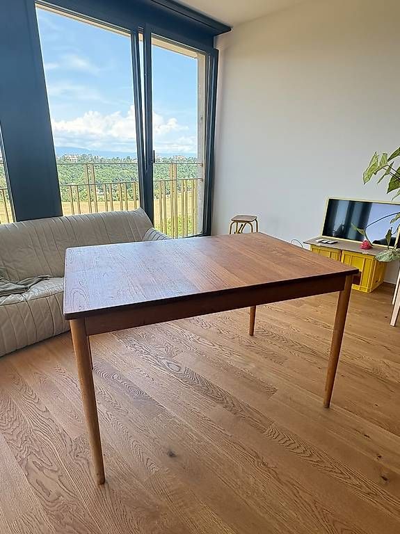 Tables: Table à manger scandinave Teck et Hêtre – D'occasion à Genève par Projetdarma 1
