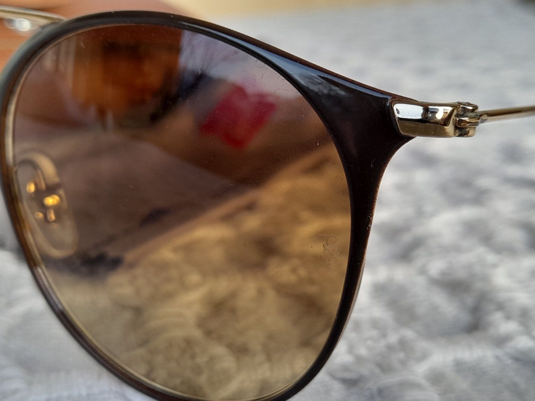 Ray-Ban Occhiali & Lenti: Ray-Ban Sonnenbrille mit Etui – Usato da Thun venduto da Treff.....e 7