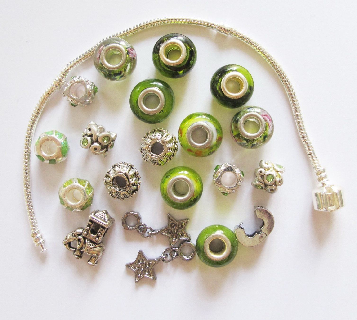 Ciondoli: European Beads Kette selber machen DIY – Nuovo (secondo la descrizione) da Schwanden GL venduto da UHRKNALL