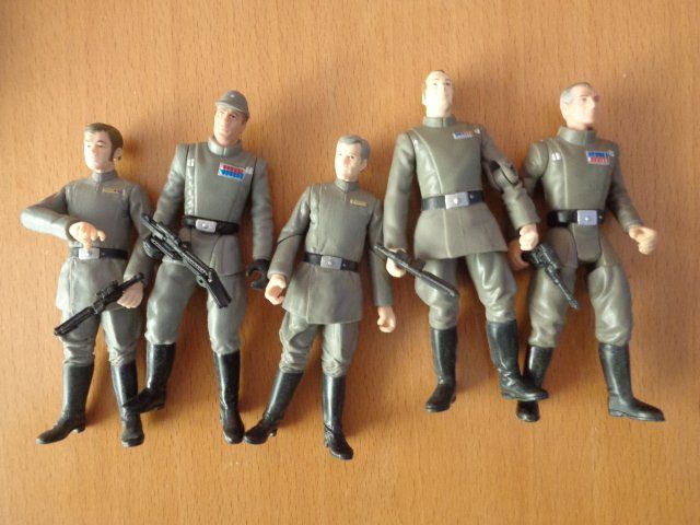 Hasbro Giocattoli: Star Wars Hasbro Imperiale Officers Collection – Usato da sargans venduto da Angamar