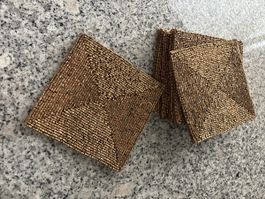 8er Set goldfarbene Gläseruntersetzer