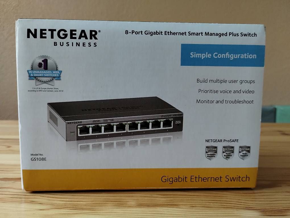 Hubs & Switches: Netgear Switch managed 8-Port orginalverpackt – D'occasion à Goldau par Rubsta86