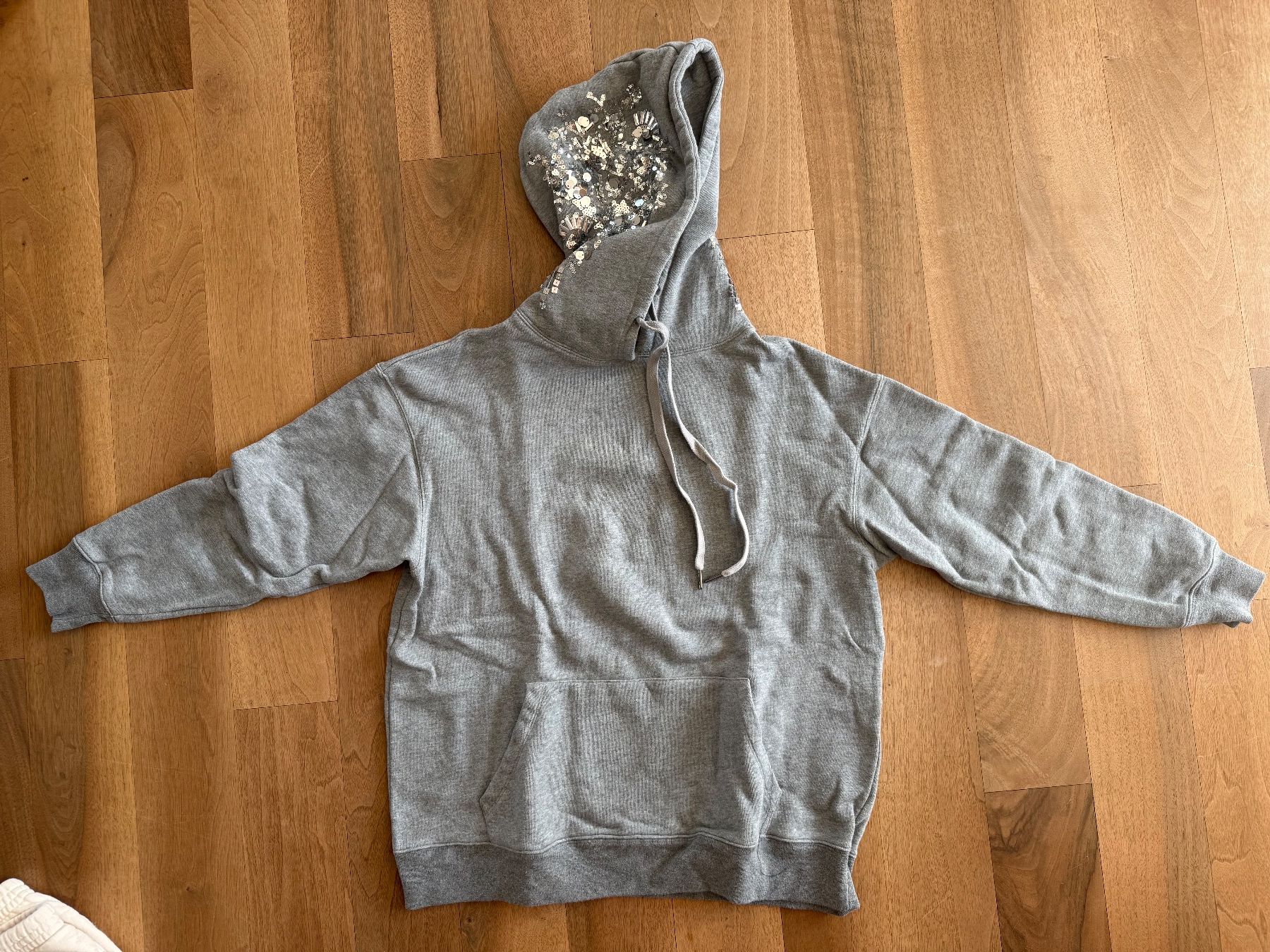 Pullover & Sweatshirts: Pullover mit Kapuze Grau Damen Essentiel Antwerp – Gebraucht aus Ebmatingen von sir_92qc