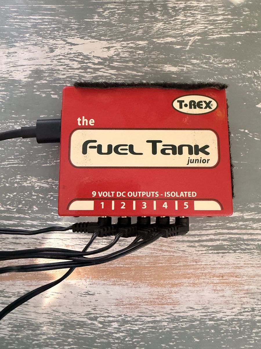 Musikinstrumente: T-Rex Fuel Tank Junior Netzteil – Gebraucht aus Root von Kaiteur