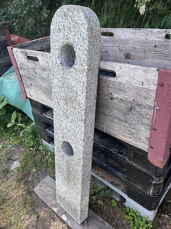 Pietre & tegole: Zaunpfosten aus Granit Stein  – Usato da Brig venduto da Molipat 2