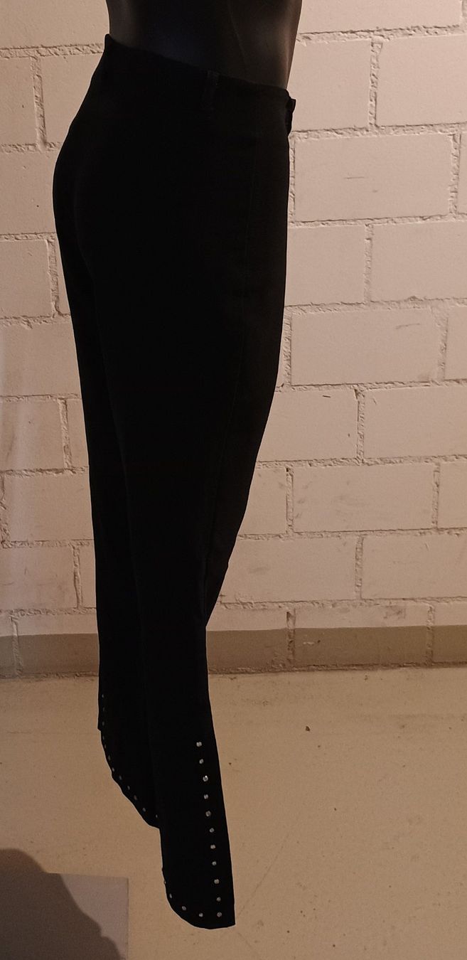 Pantaloni: Hose schwarz Gr. 36 – Usato da Rothrist venduto da GIWALD 1
