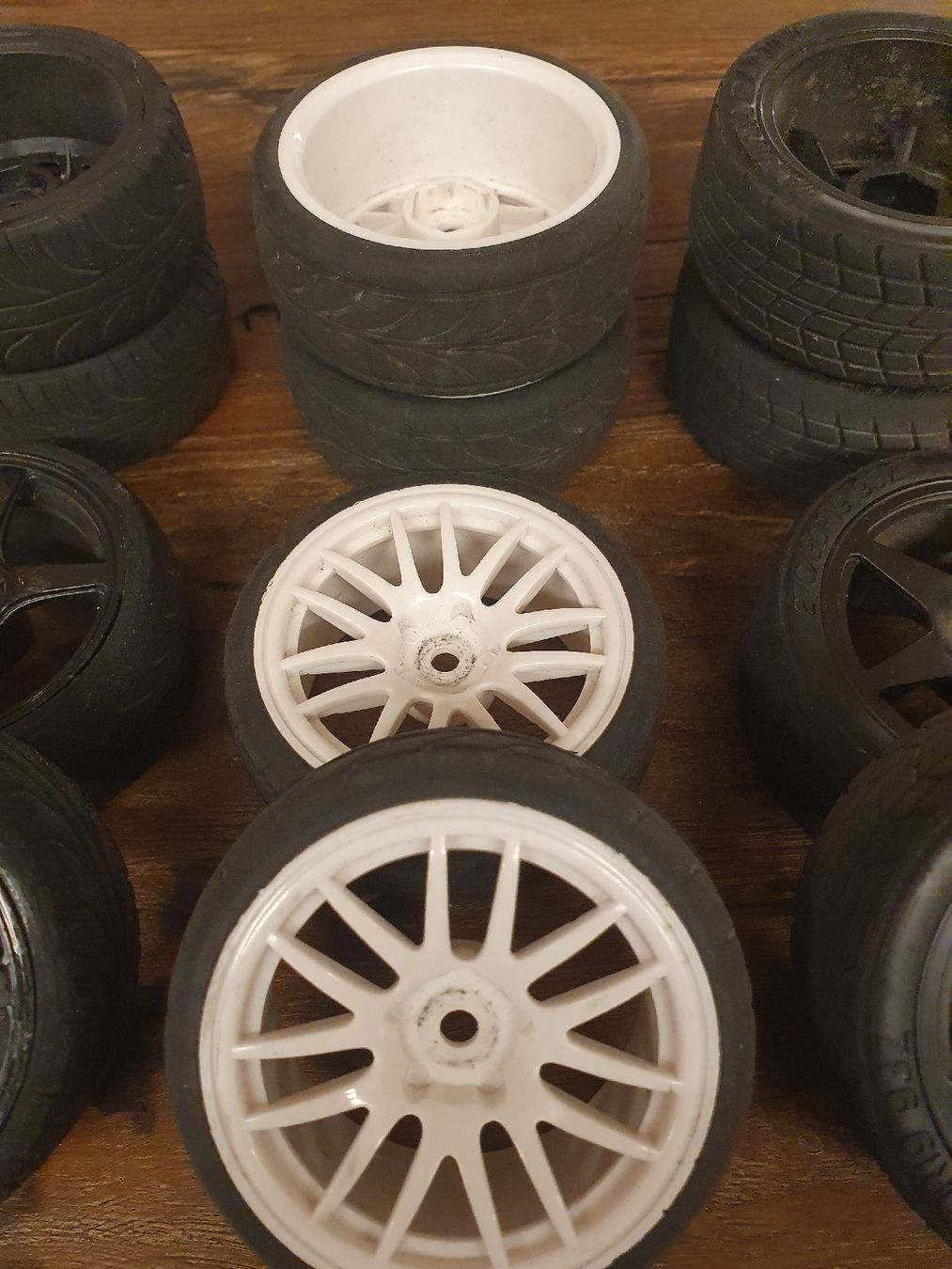 Modellismo RC: RC Radsätze Tourenwagen – Usato da Pfäffikon ZH venduto da Domdalion 2