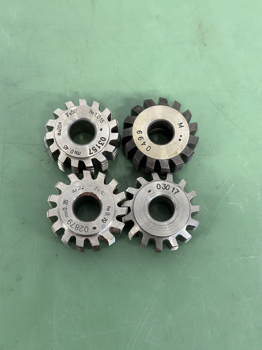 Tutti gli attrezzi: 12x Mikron gear cutting modules.  – Nuovo e nell'imballaggio originale da Aarberg venduto da SNMachines 1