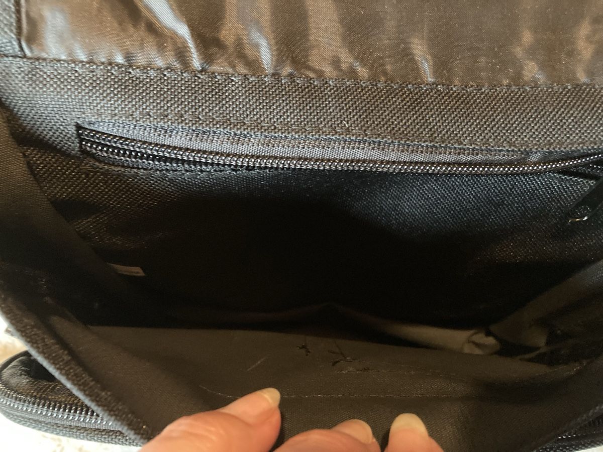 Puma Borse: Puma Umhänge Tasche mit extra vielen fächern – Usato da Mülenen venduto da Rapunzel99 2