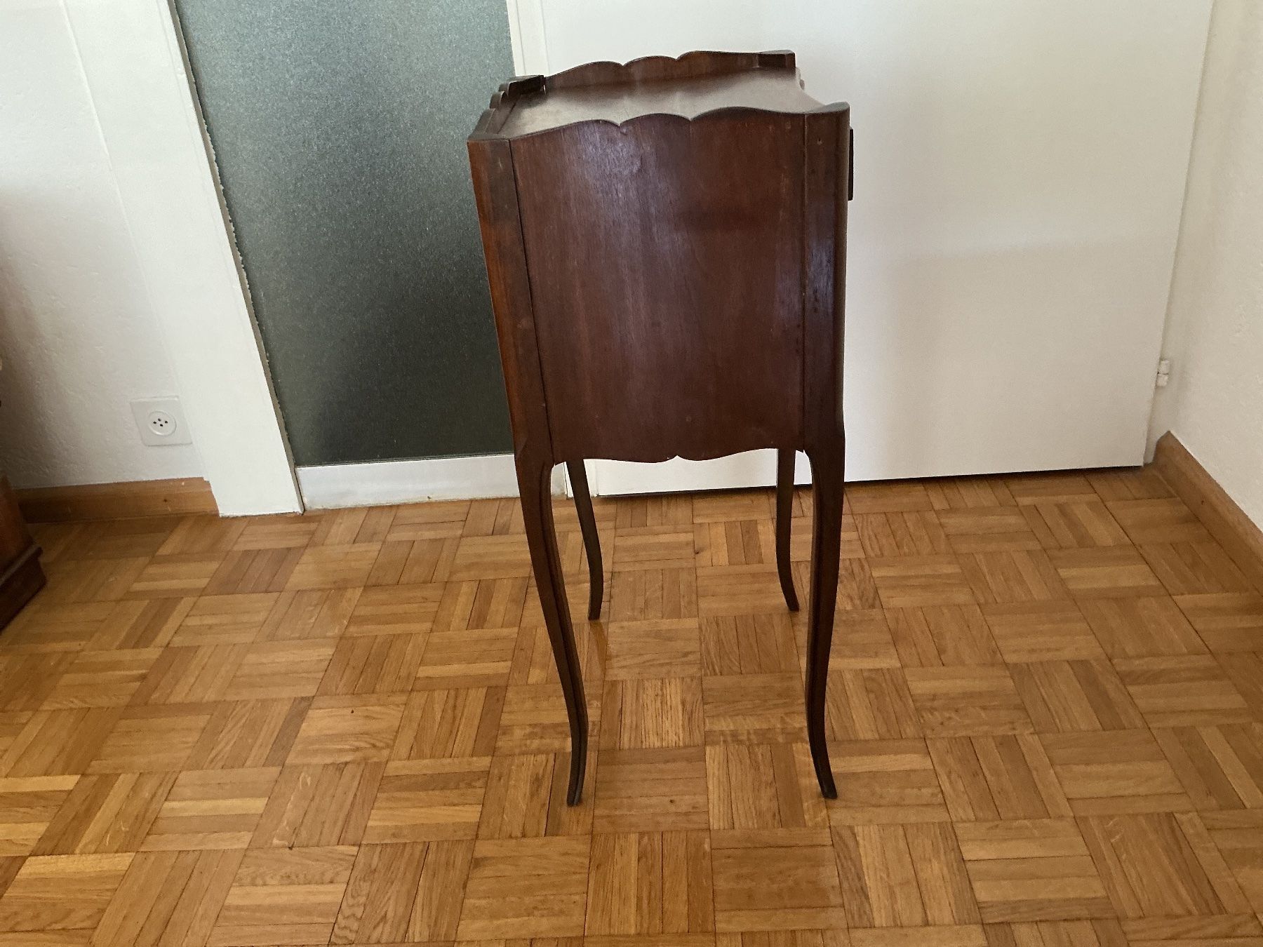 Tables de nuit: Table de chevet – D'occasion à Genève par anne4317salette 2