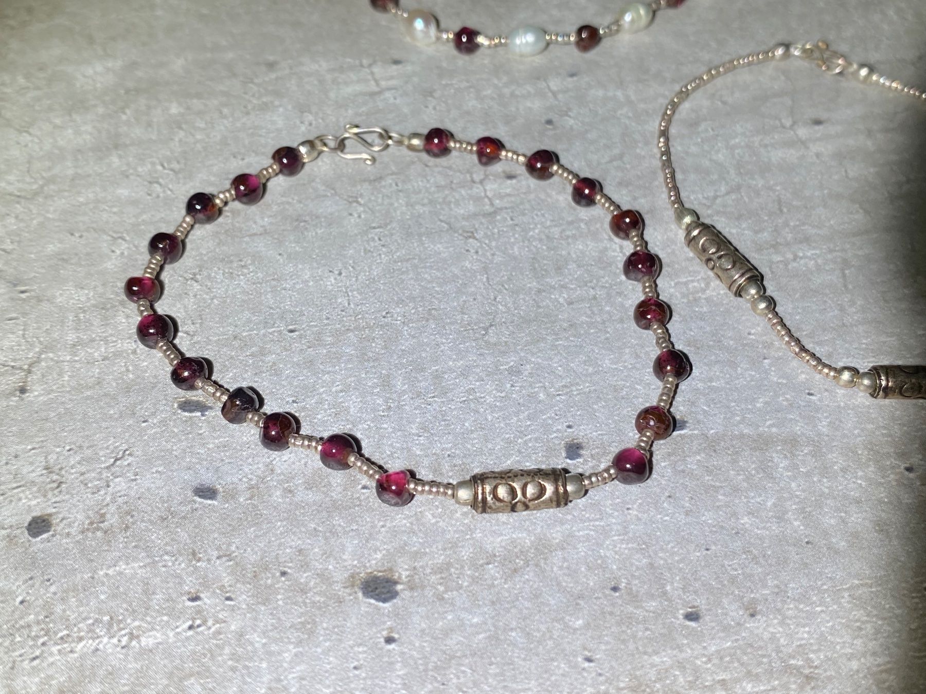 Bracciali & Braccialetti: feine Silber Armbänder SET mit Granat und Süsswasserperlen – Nuovo e nell'imballaggio originale da Laax venduto da kri_95f5 2