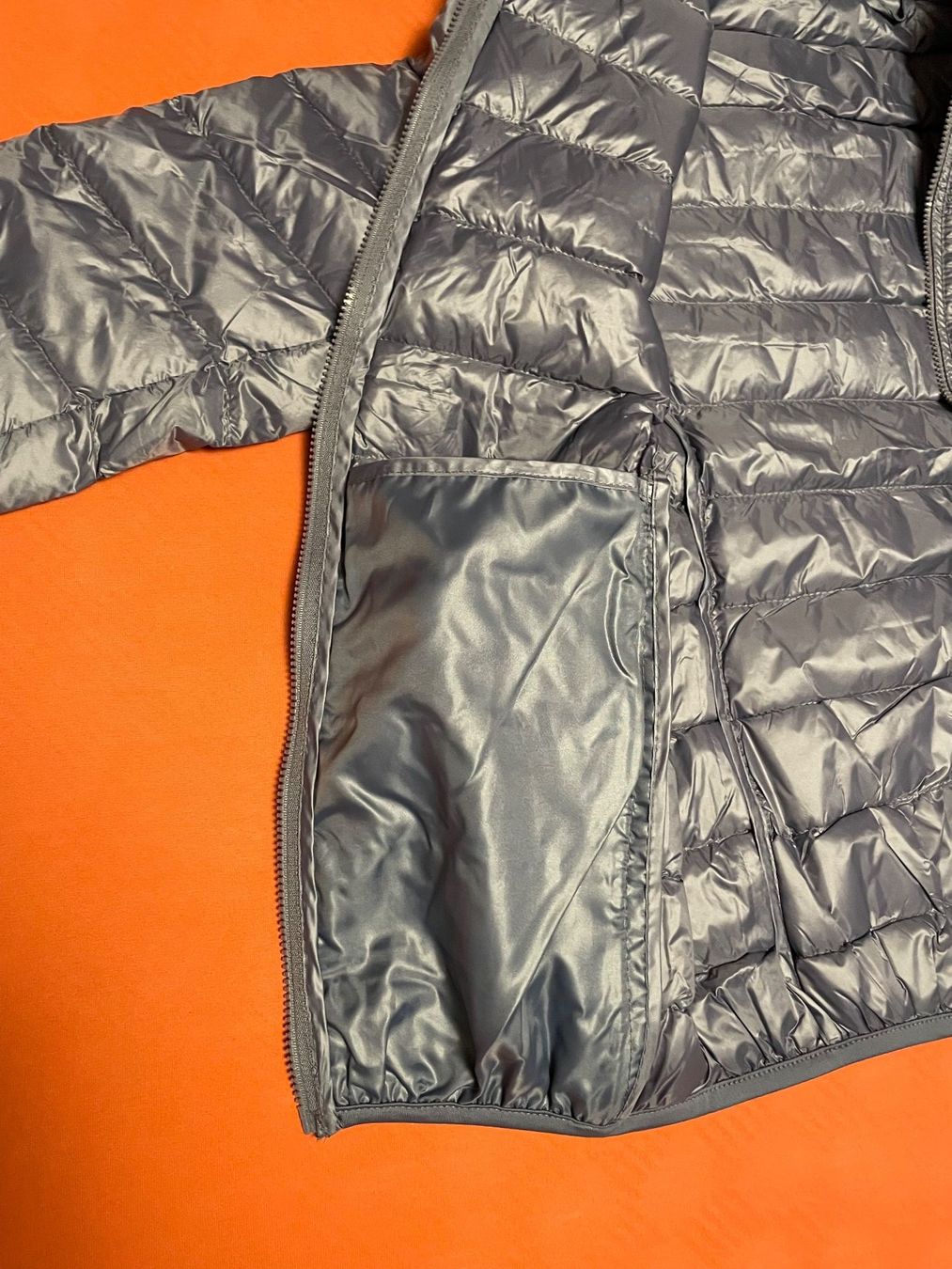 Jacken: Leichte (Daunen)jacke mit Kapuze, Grösse S – Neu (gemäss Beschreibung) aus Rafz von stg101 4