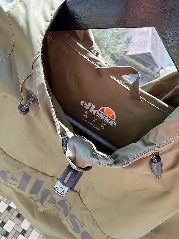 Ellesse Giacche: Ellesse Damen Windbreaker Size S – Usato da Unterägeri venduto da jan_ct29 1