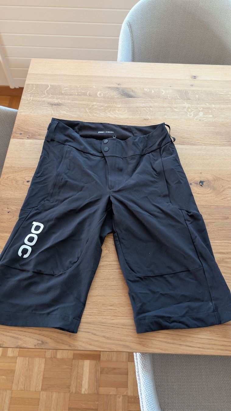 Pantaloni: POC Veloshorts Herren Schwarz Grösse X-Small – Nuovo (secondo la descrizione) da Meilen venduto da jul_x66q