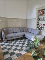 graues Ecksofa mit Recamiere - modular