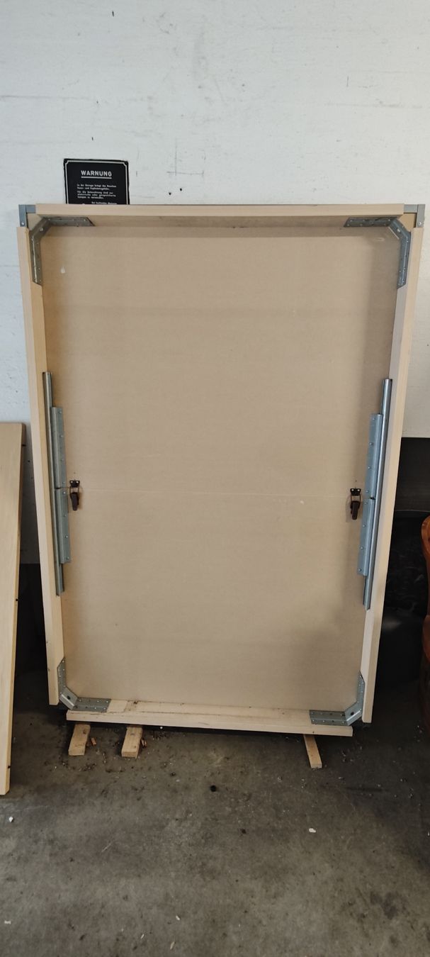 Tavoli: Sehr robuster Holztisch – Usato da Bäch SZ venduto da Rodondi 1