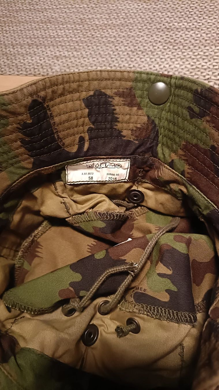 Schweizer Armee Copricapi, berretti & cappellini: Original Jungle Hat 58 (Späher) – Usato da Neuenkirch venduto da Sickman 2