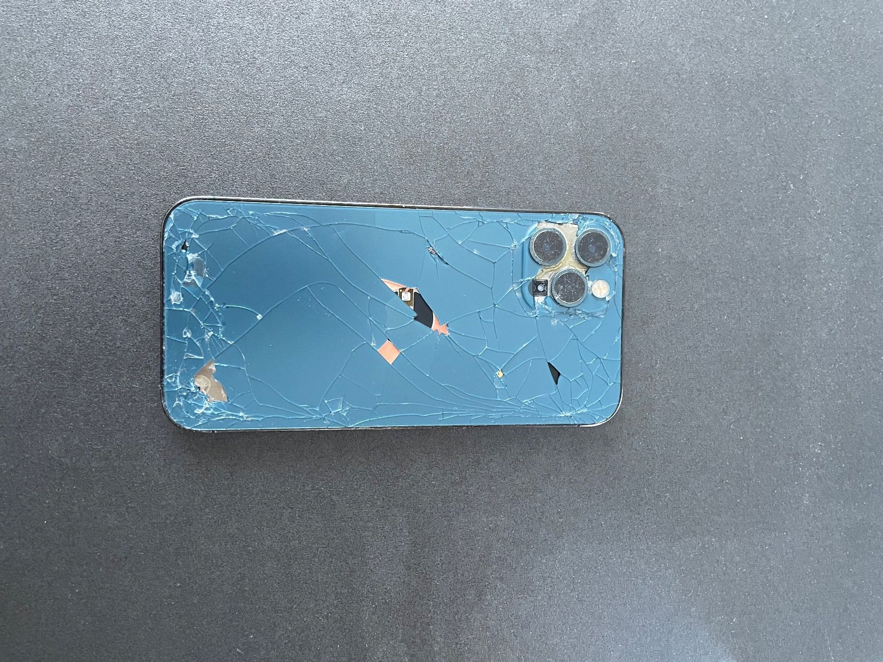 Apple Telefoni cellulari / Smartphones: iPhone 12 Pro  128GB Pacifikblau – Usato da Zuchwil venduto da mister80 2