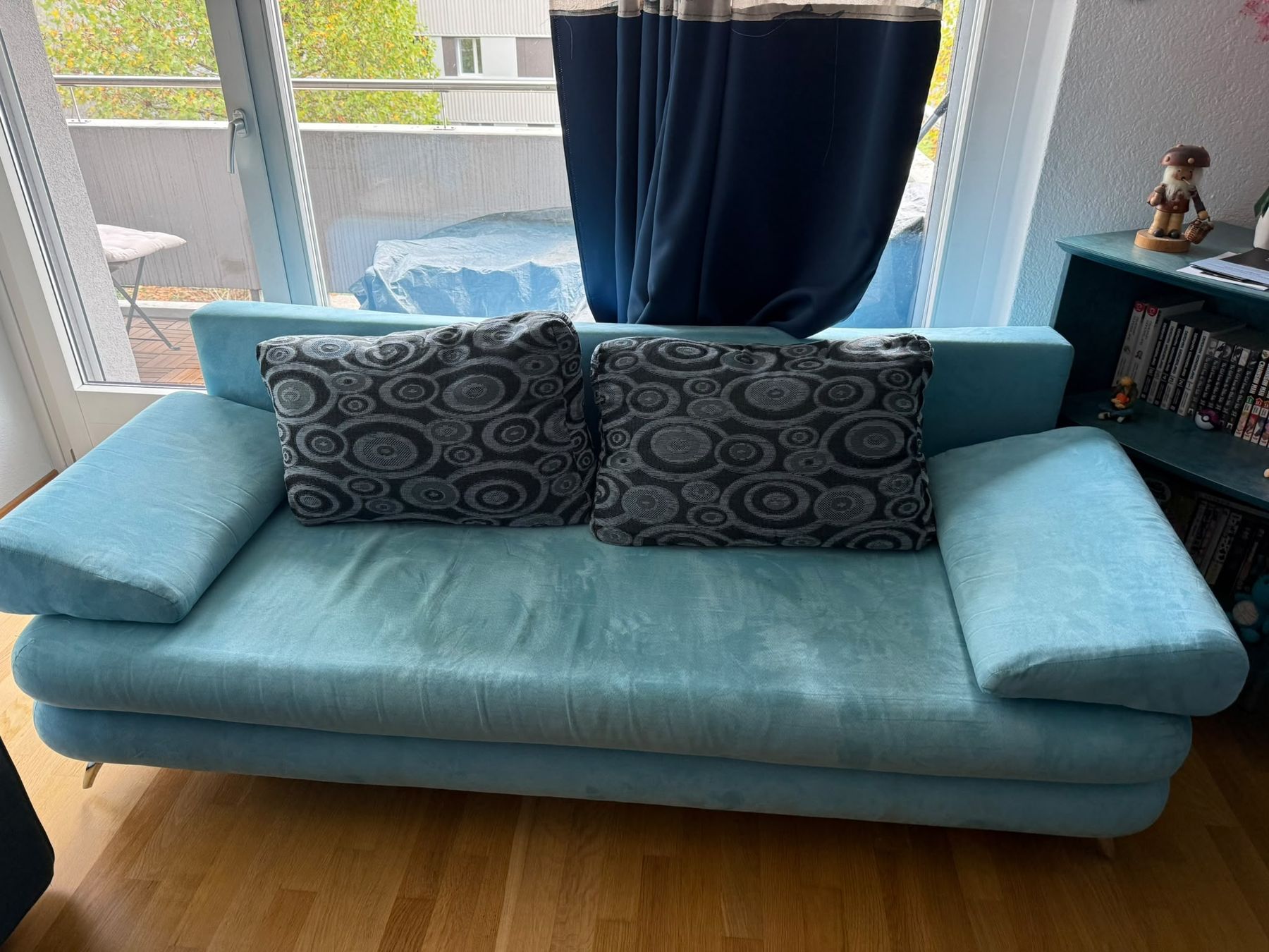 Sofas: Schlafsofa hellblau mit Schlaffunktion Bümpliz Bern – Gebraucht aus Küblis von Yoshpeke 1