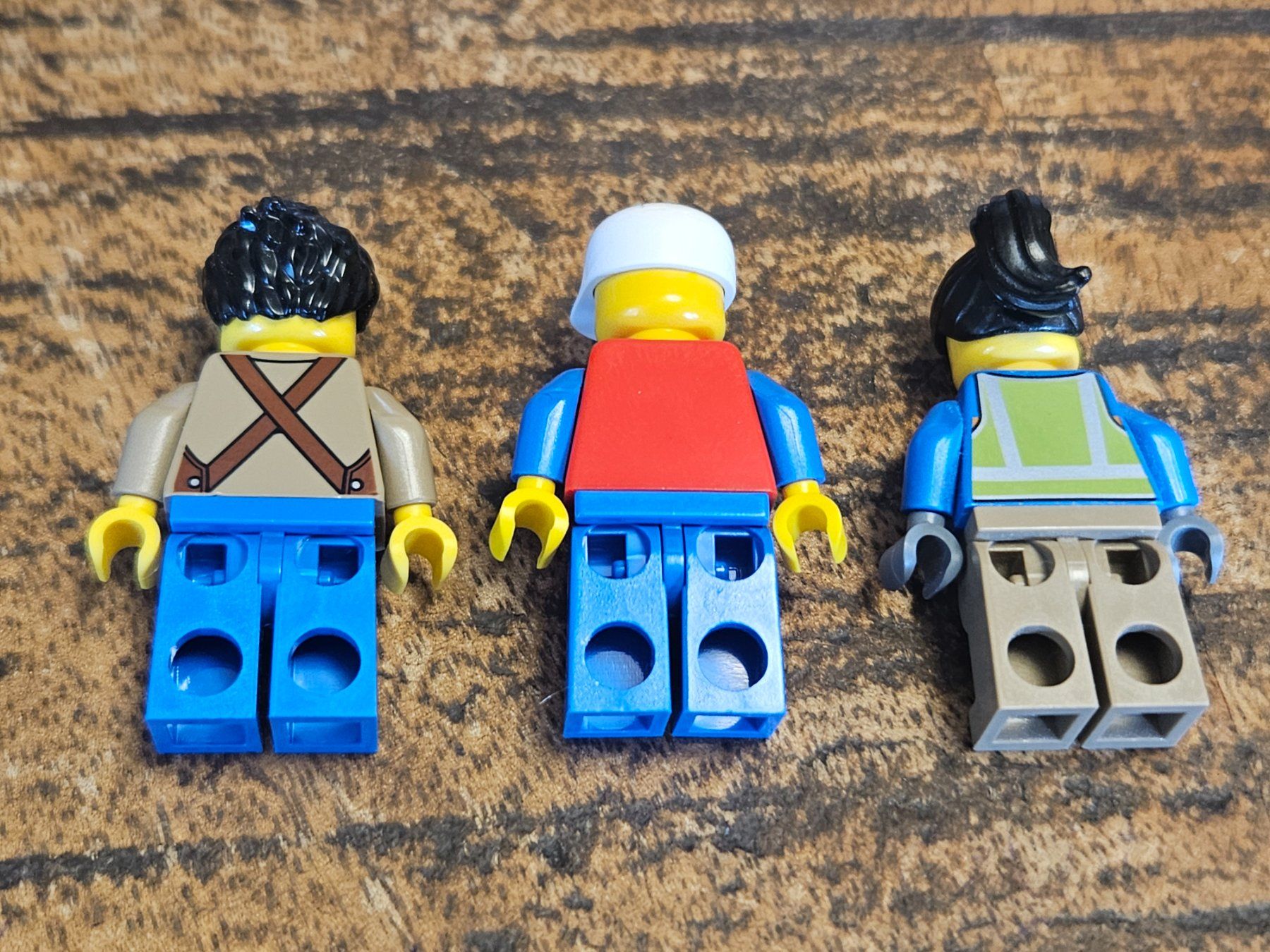 Lego Kit di costruzioni: lego lot de 3 figurines – Usato da Confignon venduto da Ecrofigs 1