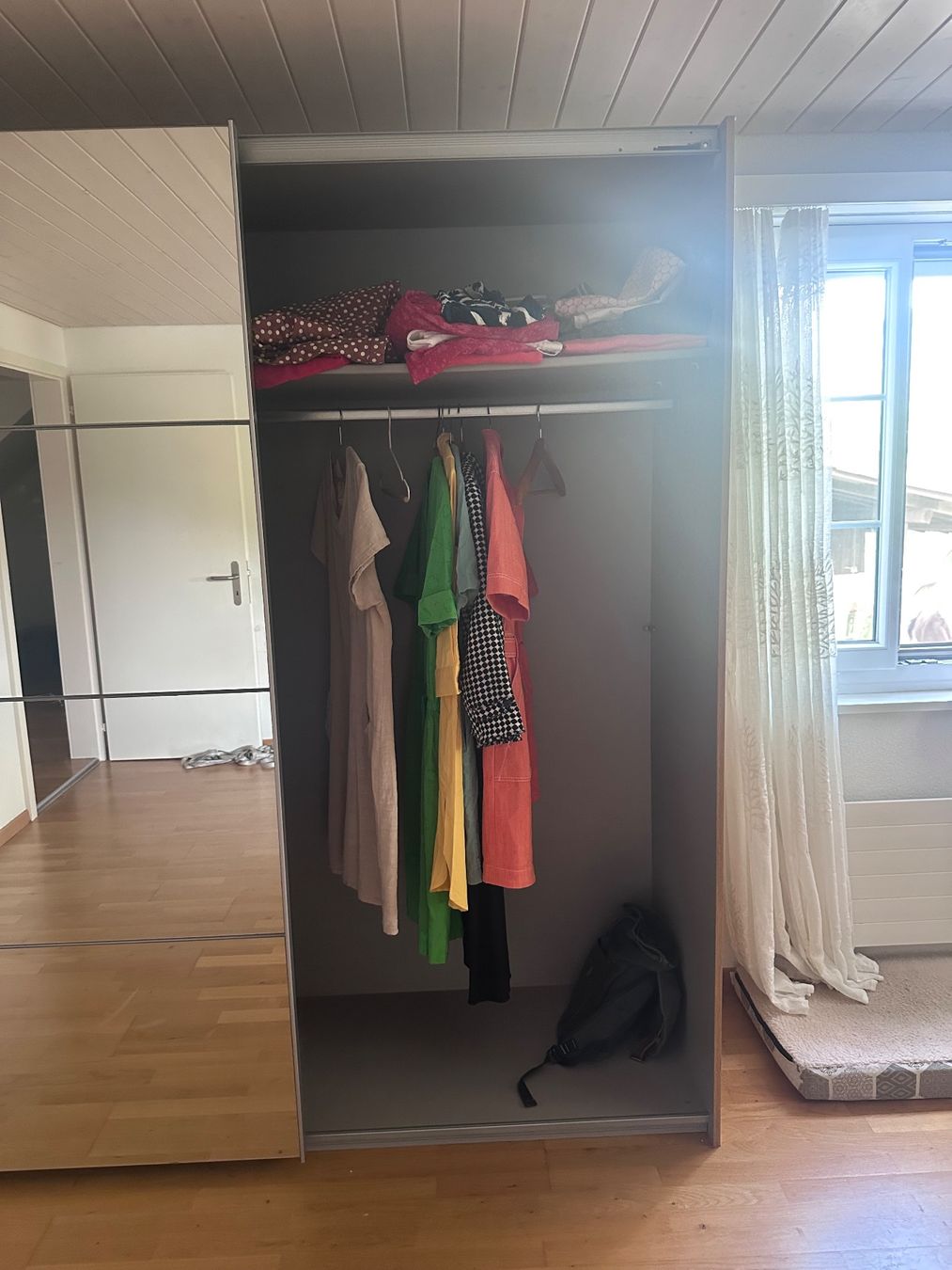 Armadi: Schwebetürenschrank – Usato da Hinwil venduto da Trixli1 3