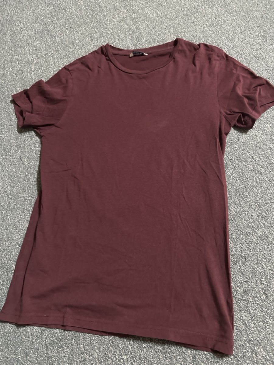 C&A T-shirt: Herren T-Shirt Bordeaux Gr S Basics – Nuovo (secondo la descrizione) da Baltschieder venduto da YmroBe