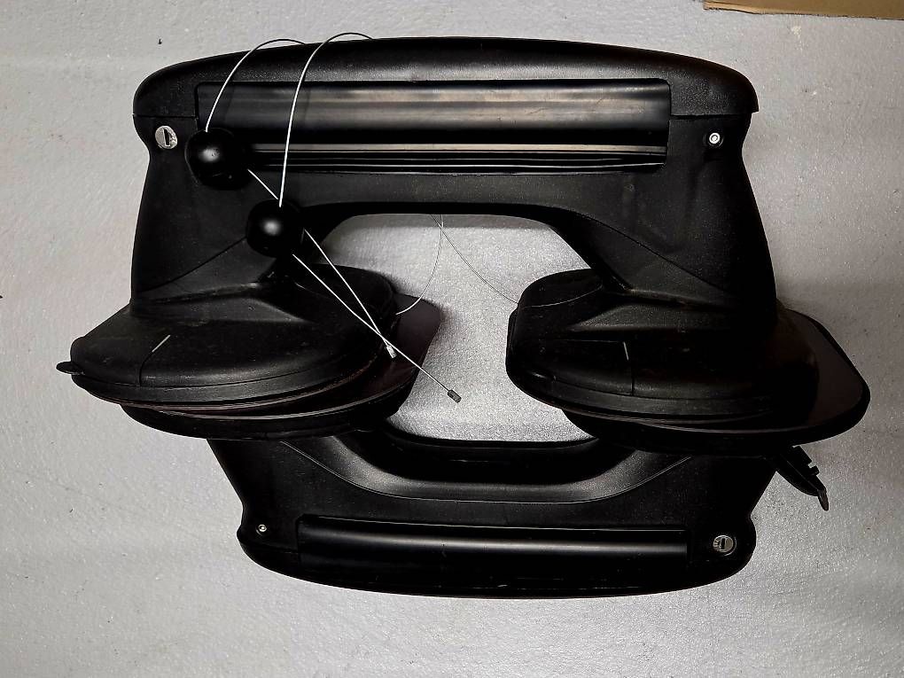 Supporti a parete: Magnetische Ski und Snowboardhalterung fürs Auto – Usato da Bottmingen venduto da san_j2p9 1