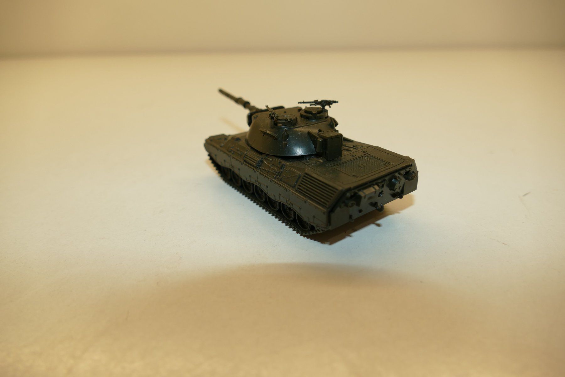 Roco Modellini di ferrovie: Roco Minitanks H0: Bundeswehr Kampfpanzer Leopard – Nuovo (secondo la descrizione) da Niederhasli venduto da rail-duerst 3