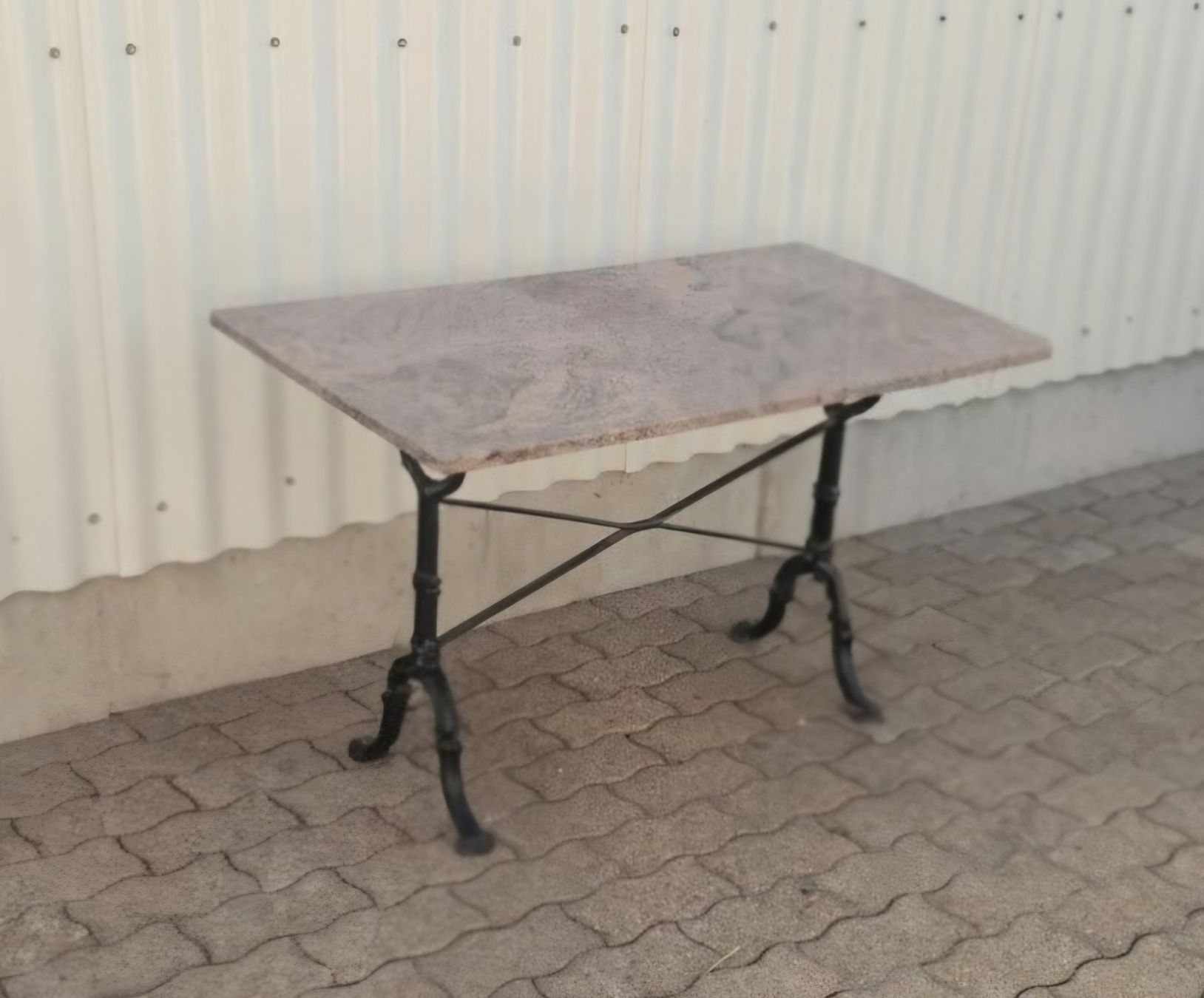 Tavoli: Granittisch / Balkontisch / Gartentisch – Usato da Etzgen venduto da juj_b678 2