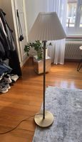 Eleganter Lampenständer in Gold Pleated
