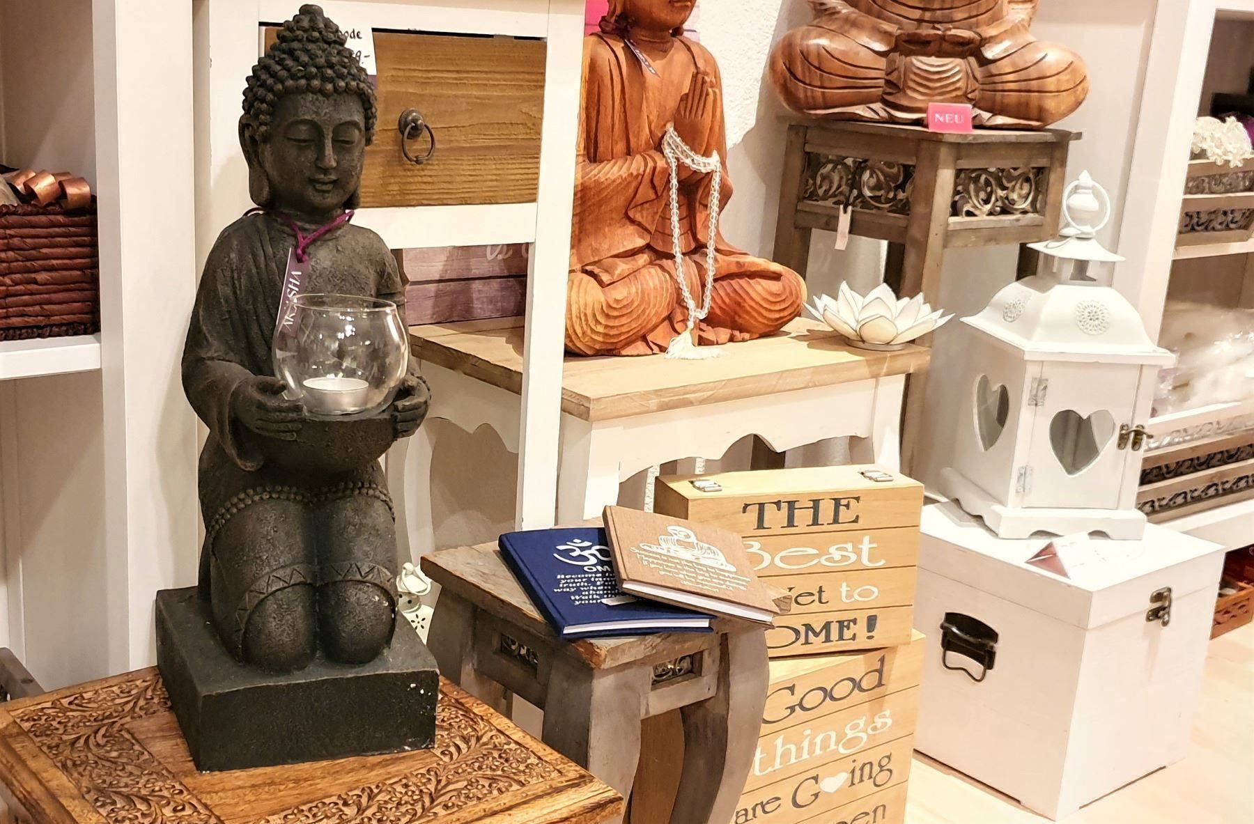 Figuren: Buddha-Windlicht 29 cm – Neu und originalverpackt aus Männedorf von AKASHA 2