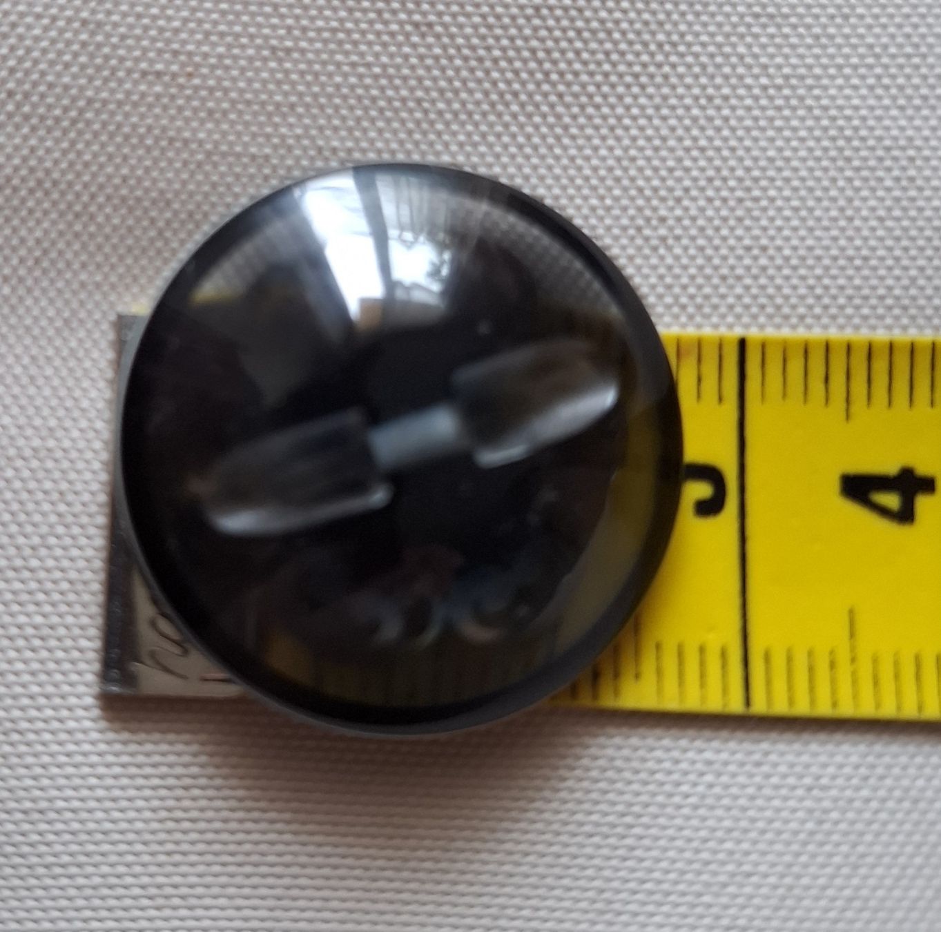 Bottoni: 1 Stück Knopf, 27 mm. – Usato da Dietikon venduto da Hirschkopf 3
