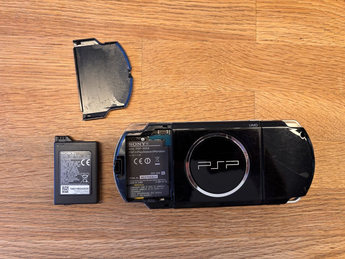 Sony Consoles: Sony PSP 3004 Akku defekt – Défectueux à Greifensee par Shuttlepimp 1