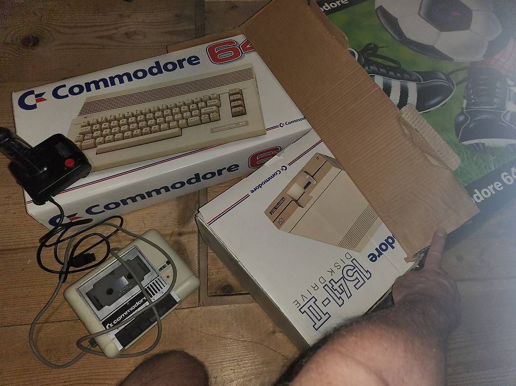 PCs: Commodore 64 - Set – Gebraucht aus Scharans von christofa