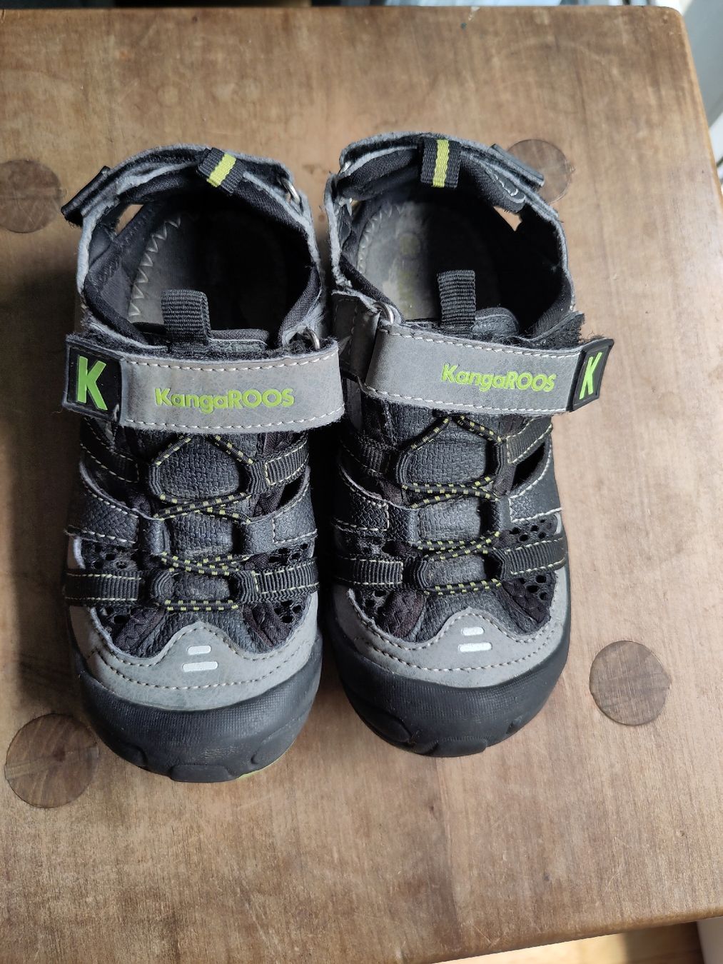 Scarpe per ragazzi: Sandalen Kangaroos, Grösse 28 – Usato da Biel/Bienne venduto da tschaggelari