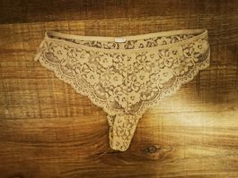 Beige Spitze String Tanga, Grösse S - Ideal für den Sommer!