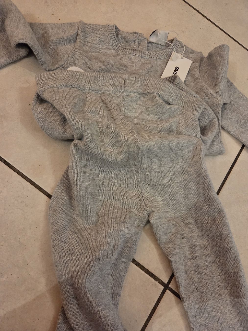 Lotti & Set di vestiti: neues set Pullover hose vonDKNY JEANS GR 68 – Nuovo (secondo la descrizione) da Wetzikon ZH venduto da strubeli444 3