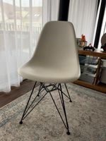 Vitra Eames Plastic Chair Stuhl weiss schwarz guter Zustand