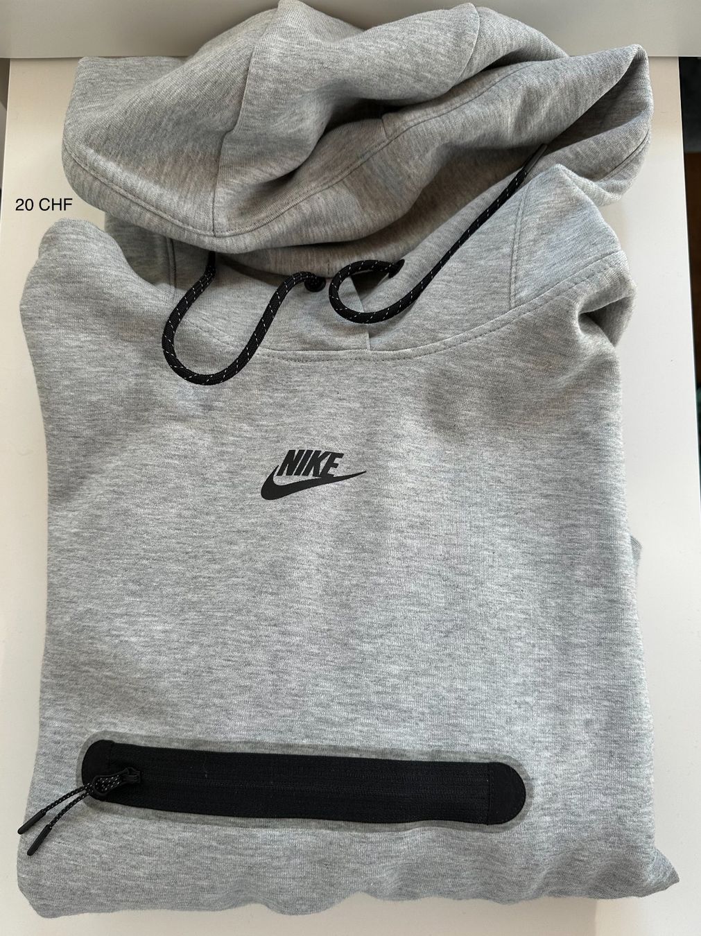 Nike Maglioni & Felpe: Nike sweatshirt – Usato da Grandvaux venduto da b_lucia_s 1