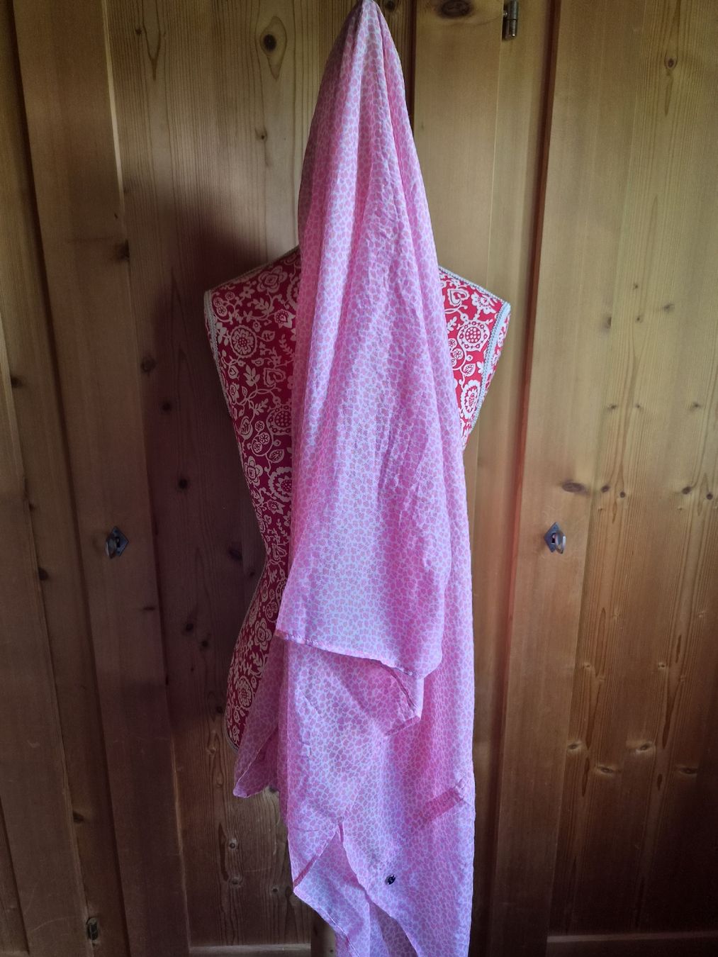 Esprit Foulard & Sciarpe: Esprit Loop pink rosa geblümtes Muster guter Zustand – Usato da Wattwil venduto da tannenmeise73 3