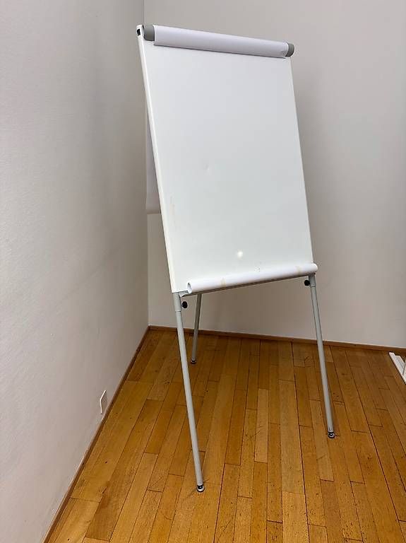 Wandtafeln: 4 Moderationswände + Flipchart, Workshop-Ausstattung – Gebraucht aus Basel von bruhnpartner 3