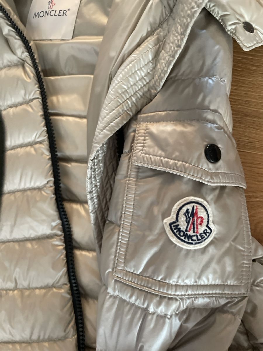 Moncler Vestes: Moncler Daunenjacke – D'occasion à Jonen par taishathings 1