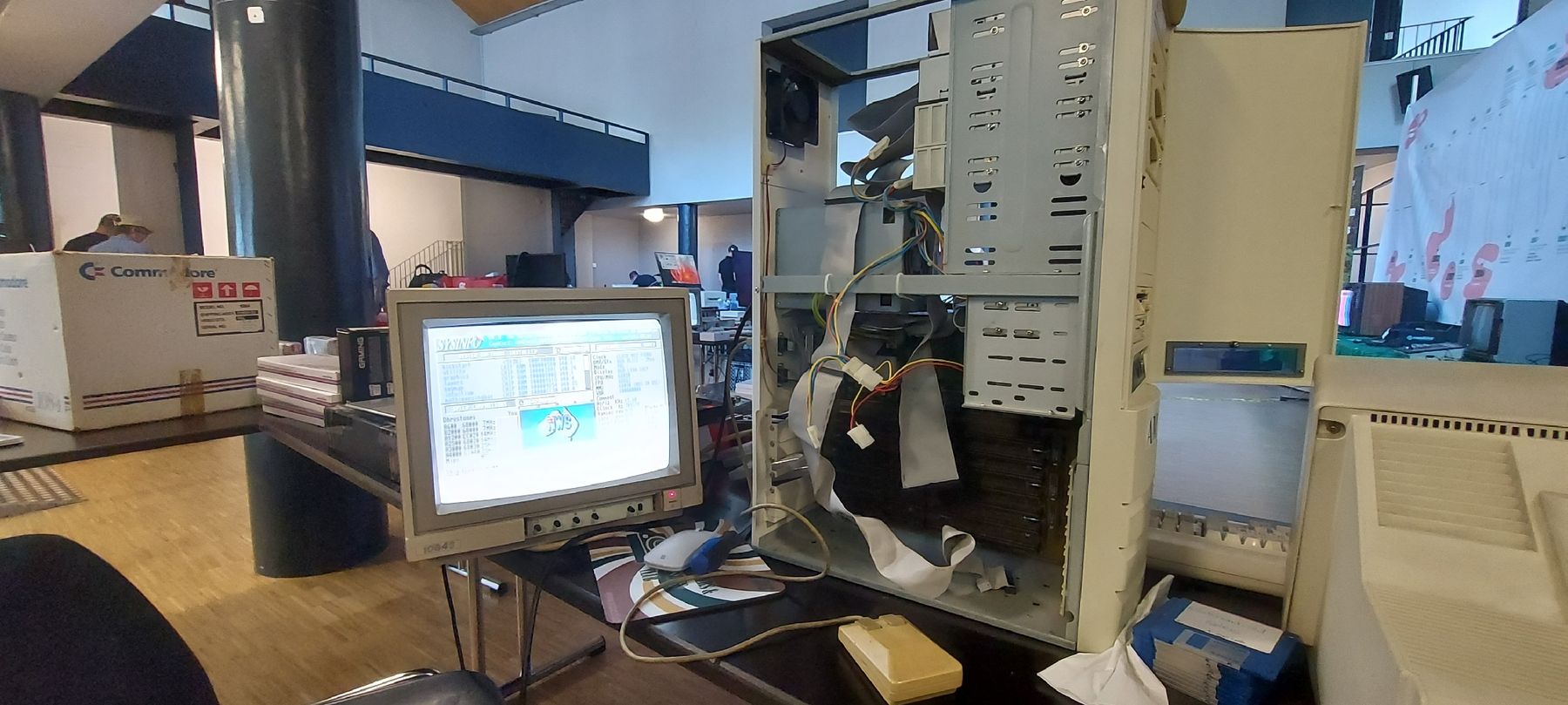 Commodore PC: Amiga 4000 desktop micronik tower – Usato da fully venduto da Benleouf 4